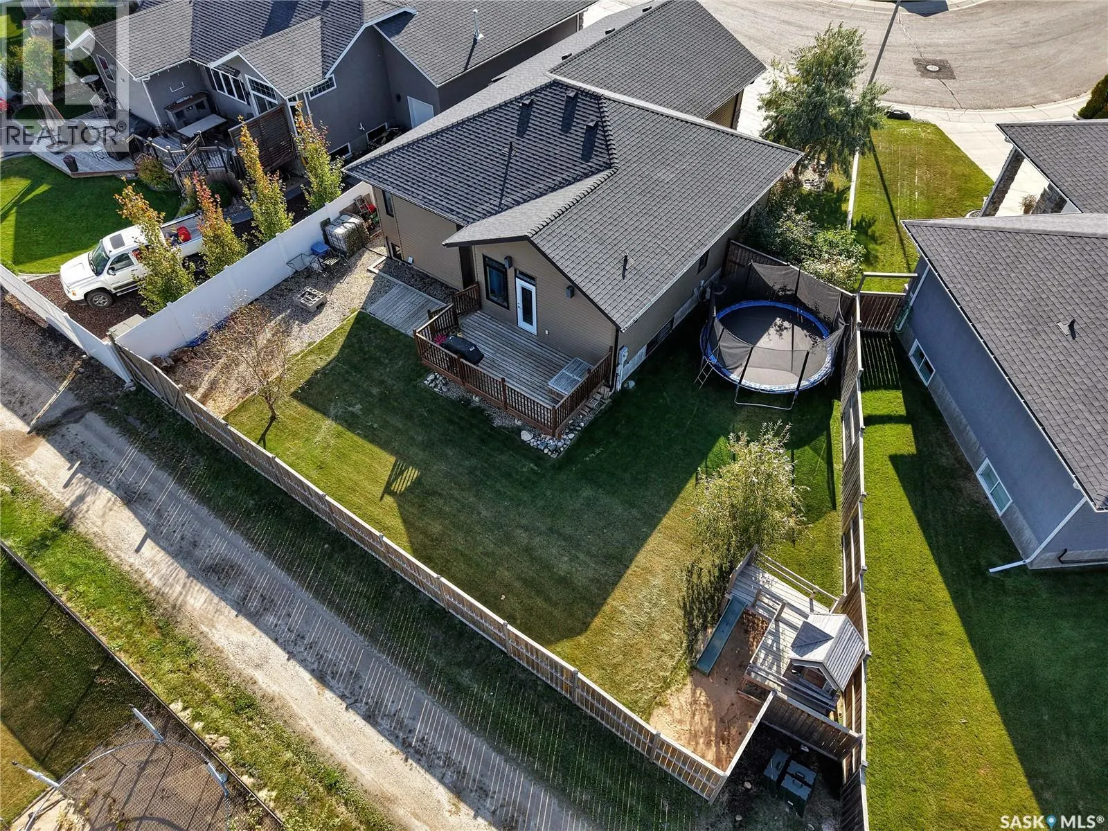 424 Lyle CRESCENT