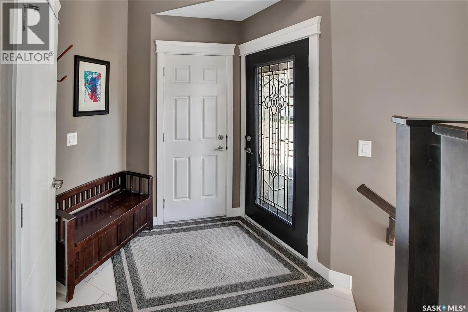 424 Lyle CRESCENT