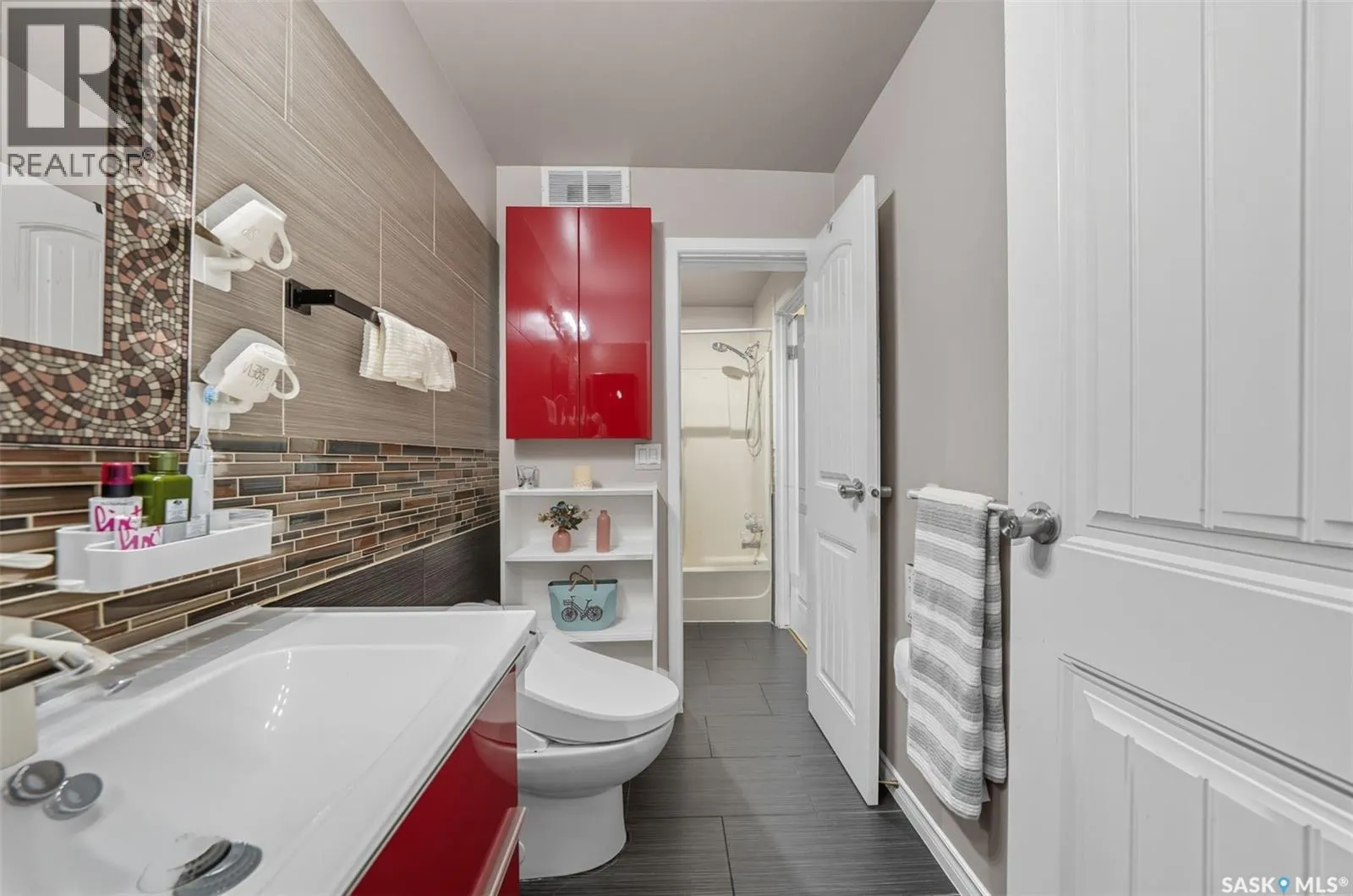 227 Waterbury ROAD