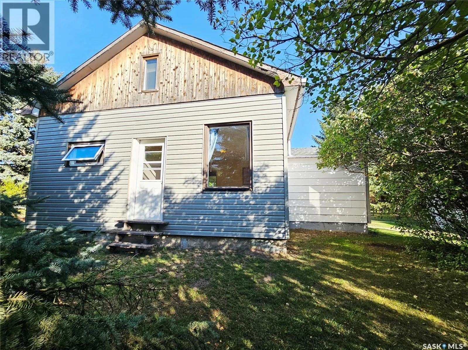24 Joseph STREET