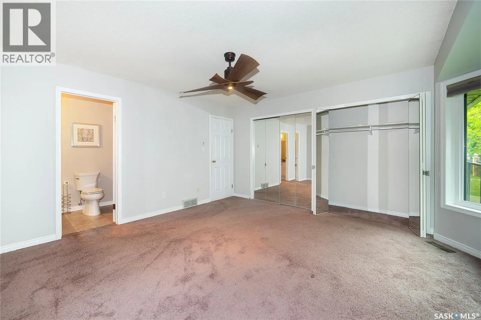 8 3415 Calder CRESCENT