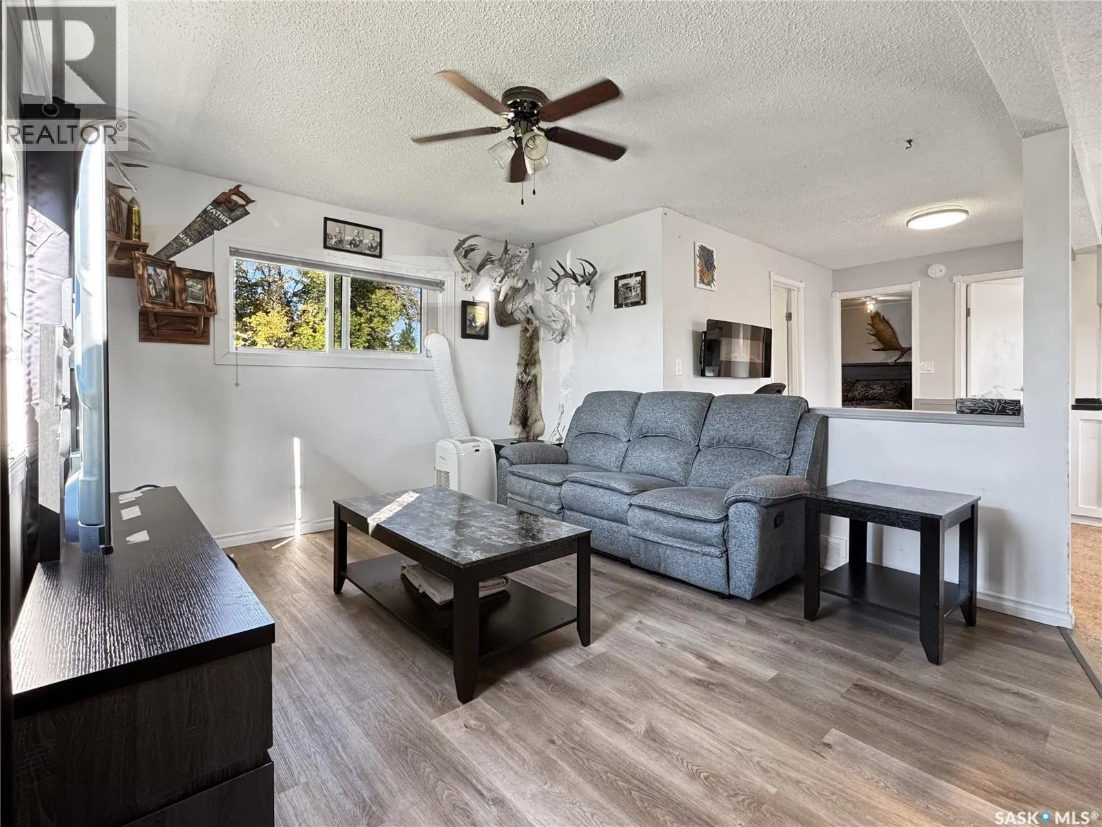 220 2nd AVENUE W