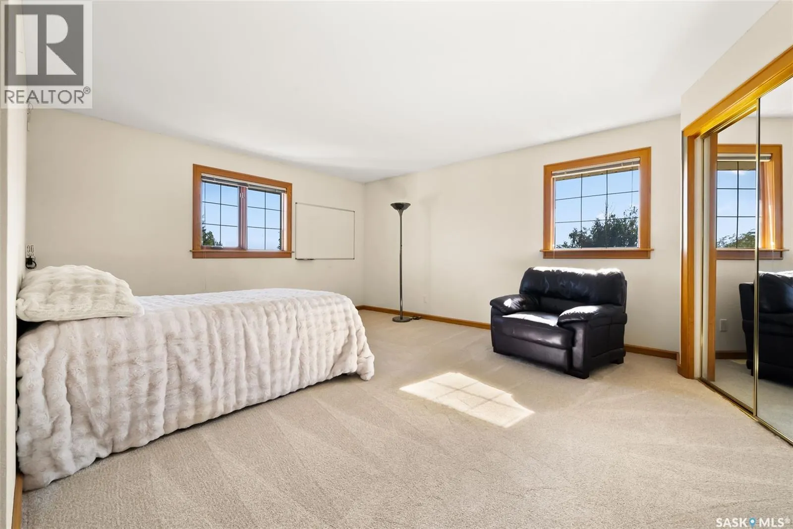 20 SAPPHIRE BAY