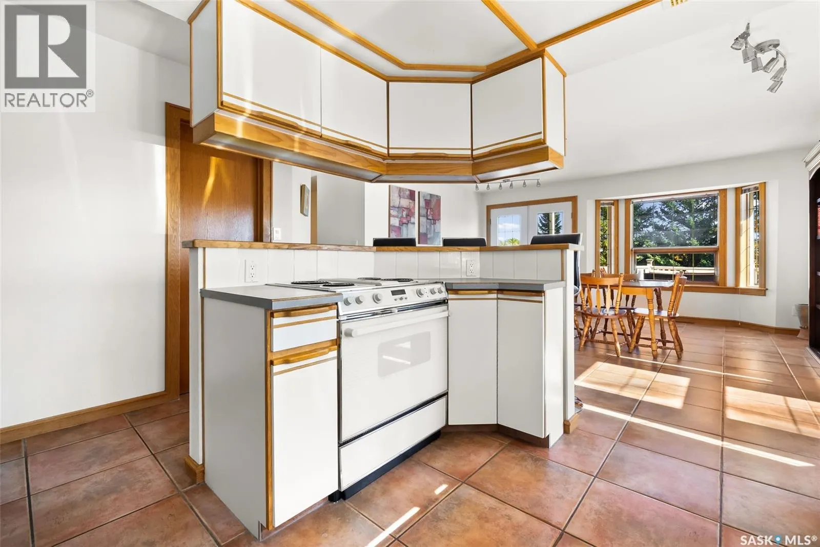 20 SAPPHIRE BAY