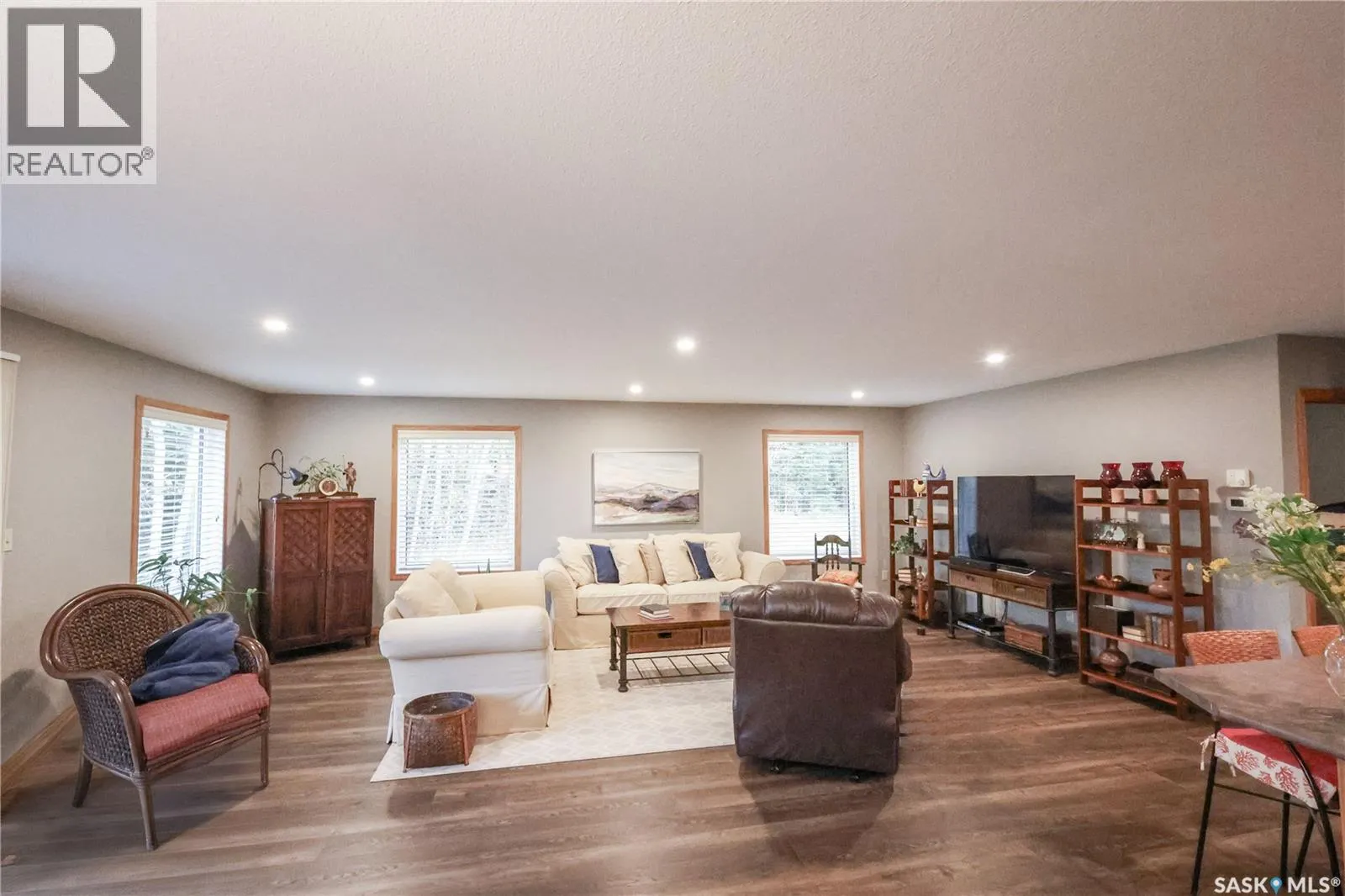 105 Crestview DRIVE