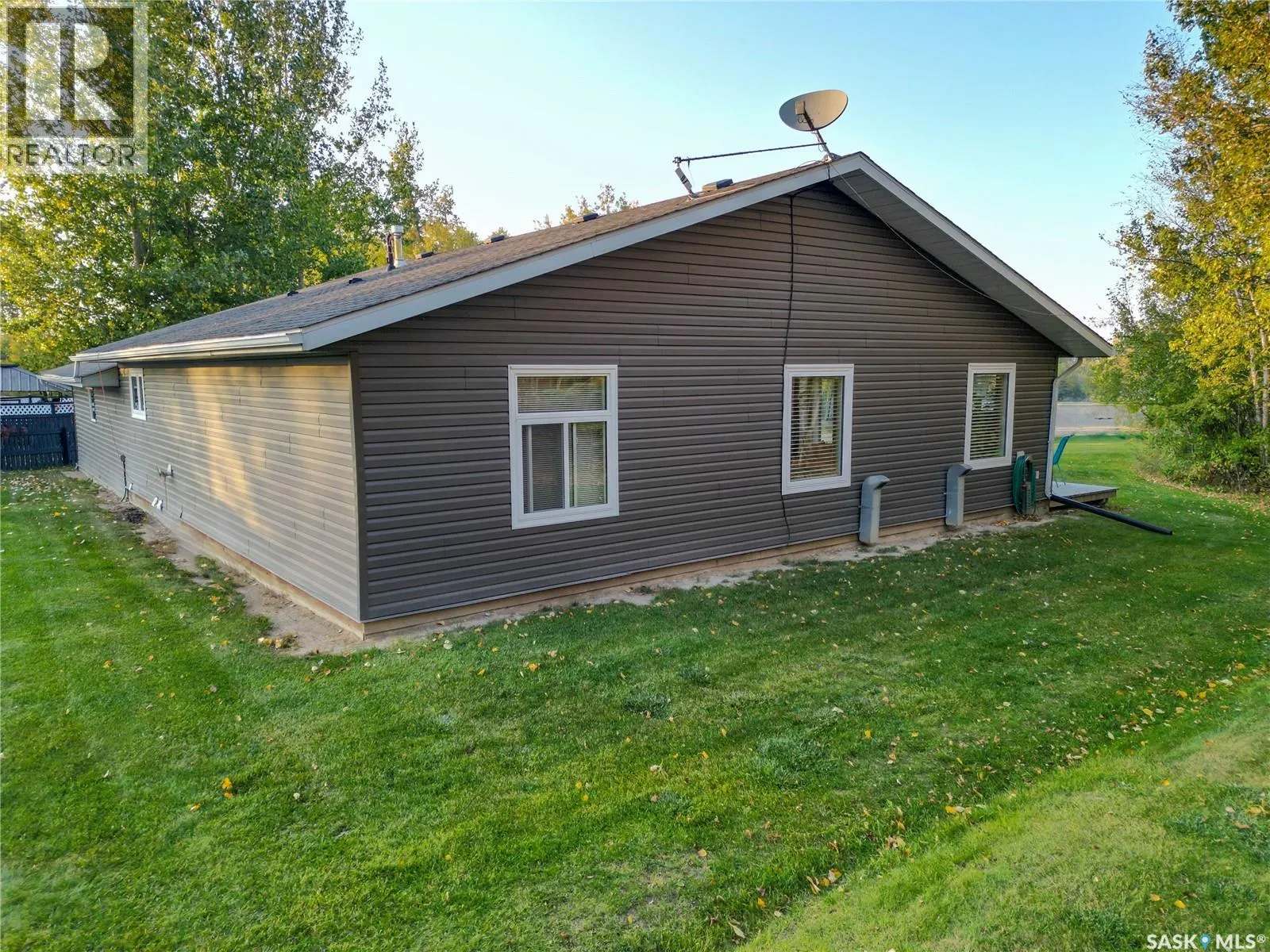 105 Crestview DRIVE