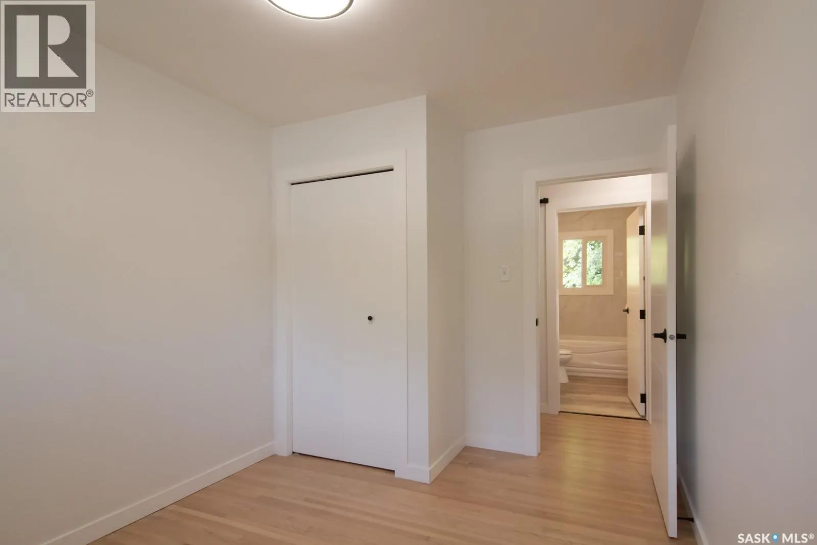 2526 Broadway AVENUE