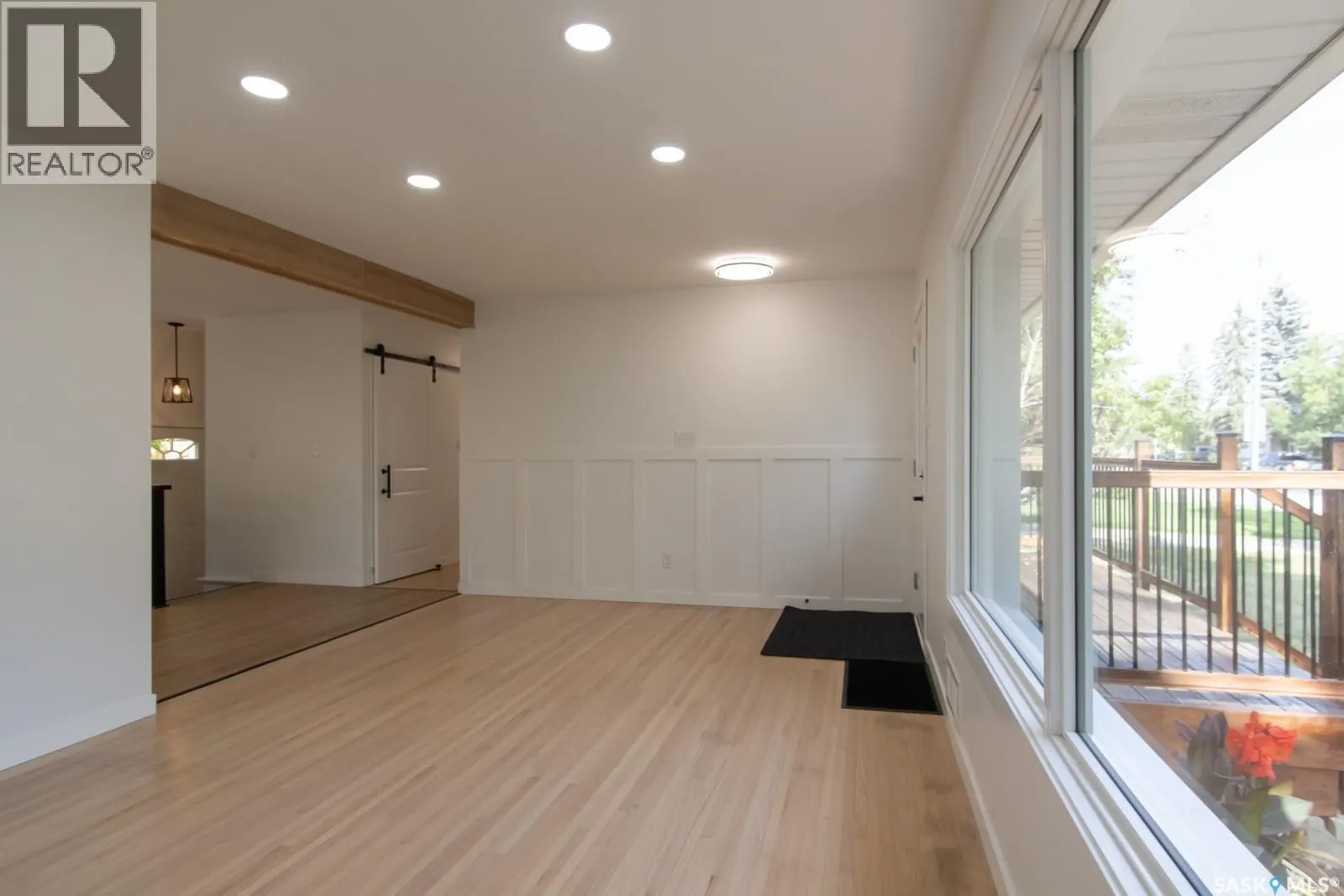 2526 Broadway AVENUE