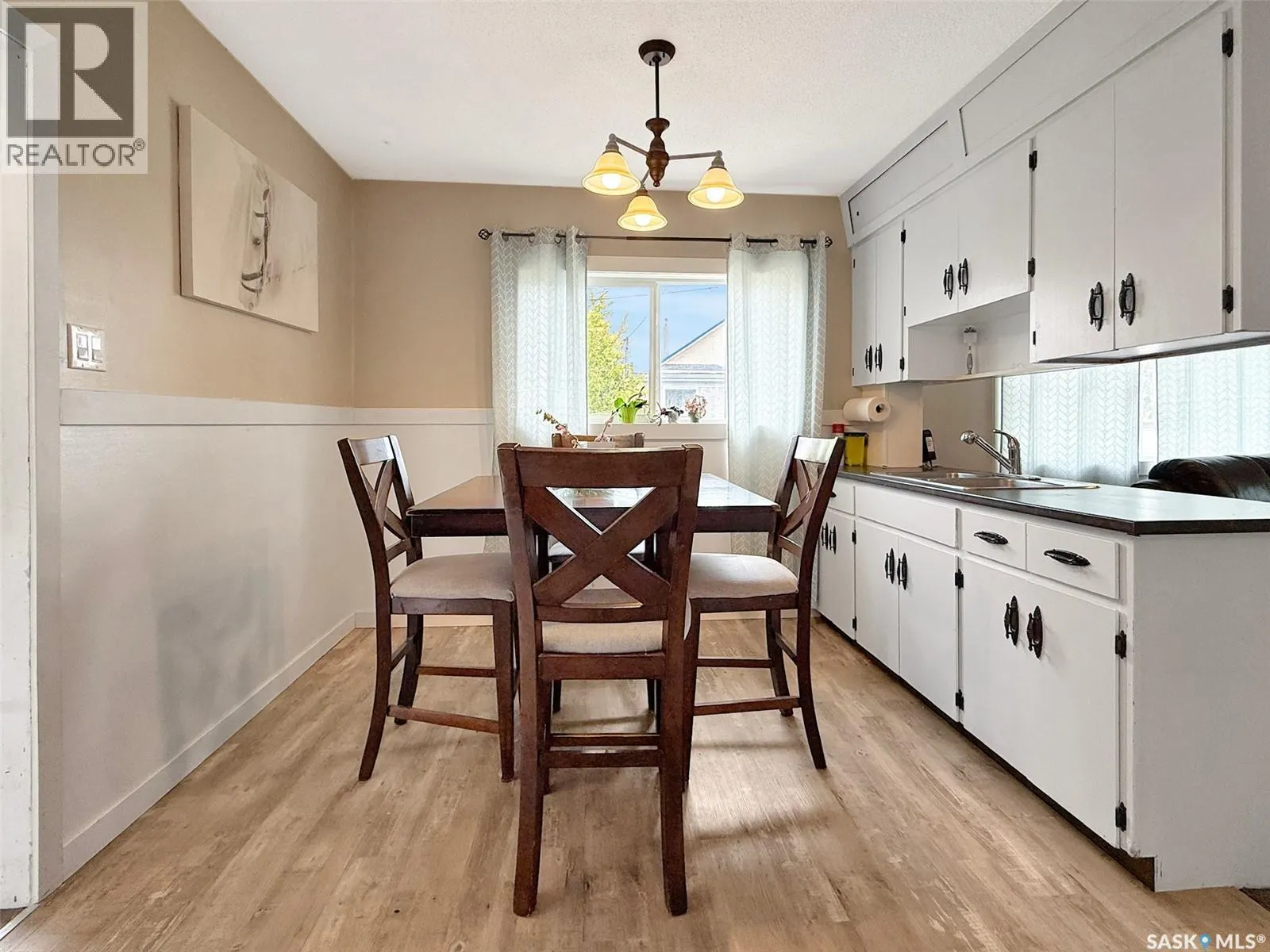 17 3rd AVENUE NE
