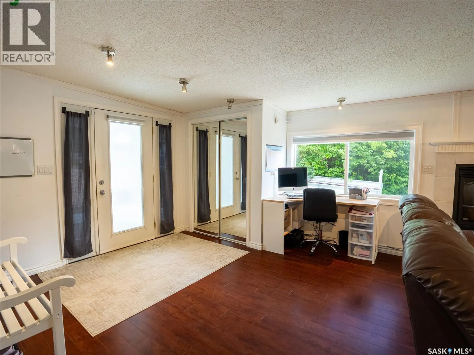 20 Crystal DRIVE