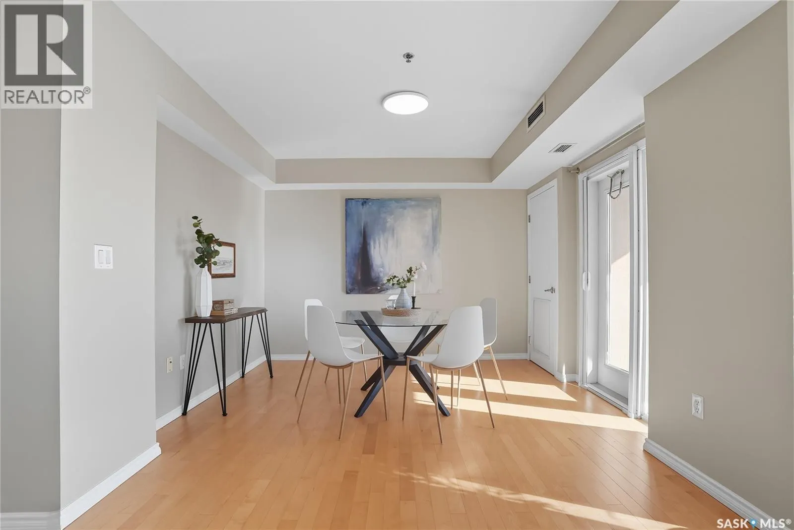 609 902 Spadina CRESCENT E