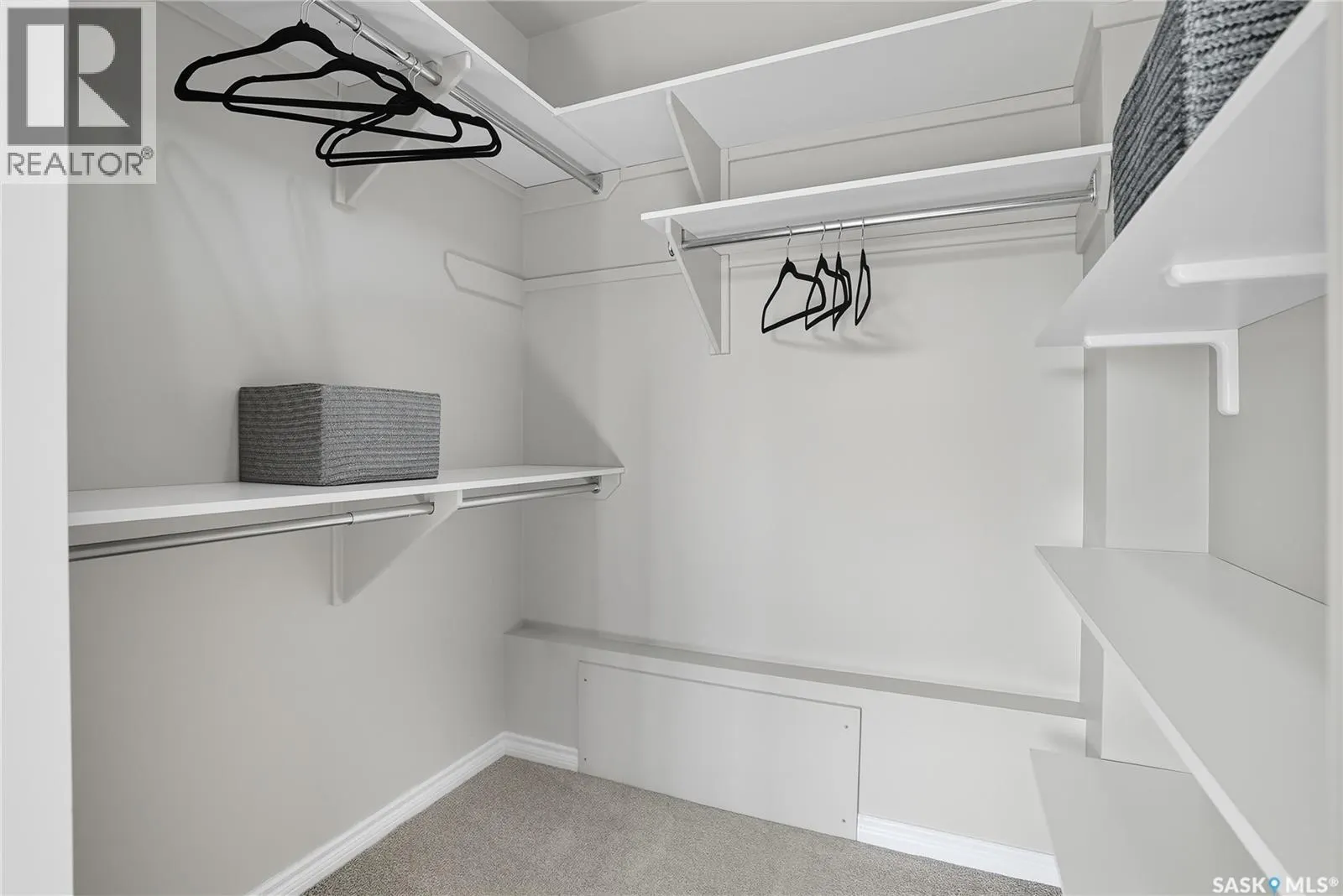 609 902 Spadina CRESCENT E