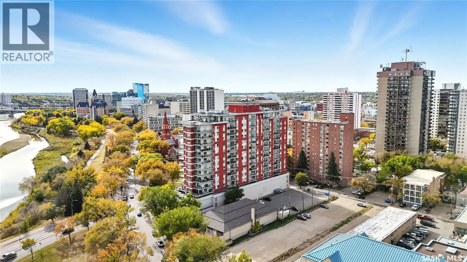 609 902 Spadina CRESCENT E