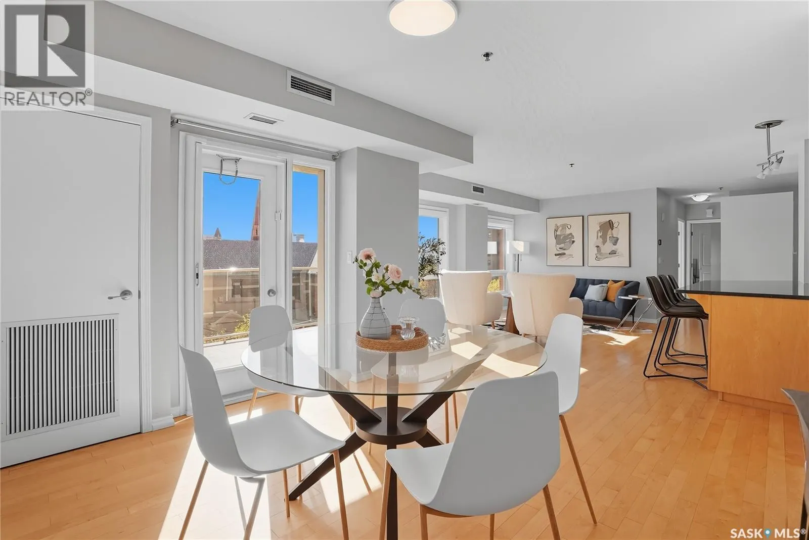 609 902 Spadina CRESCENT E