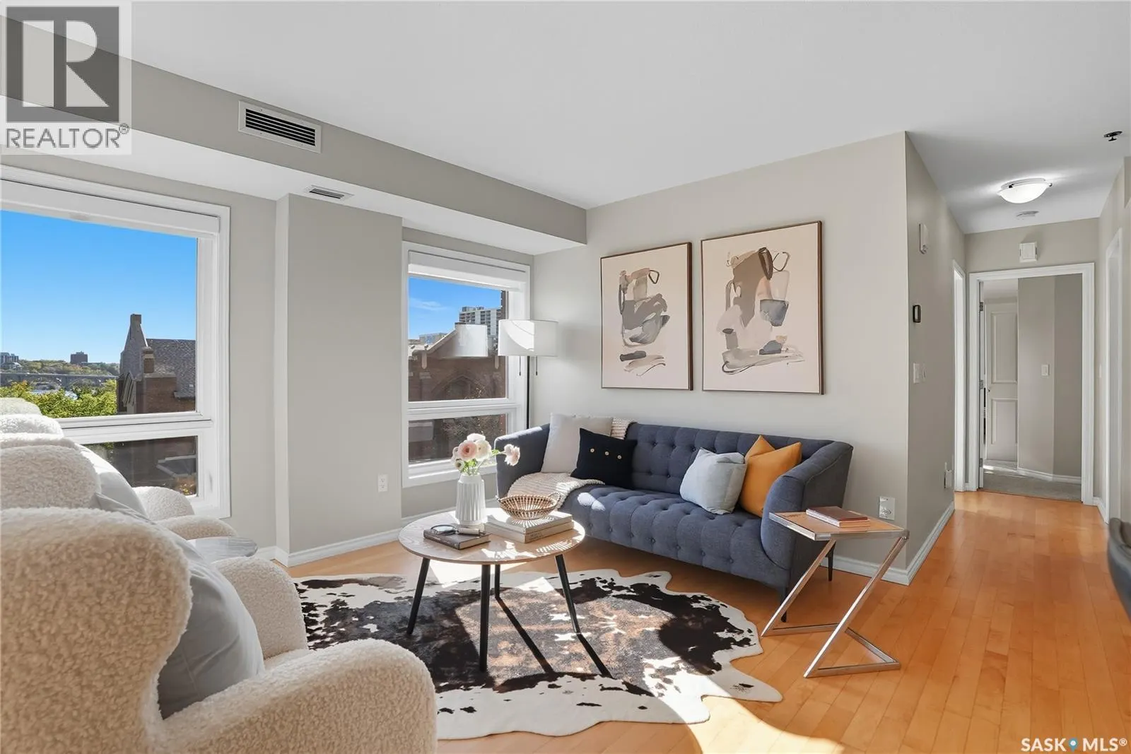 609 902 Spadina CRESCENT E