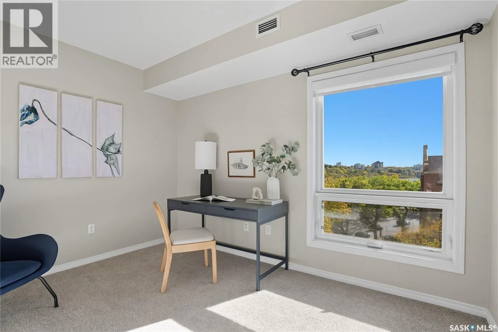 609 902 Spadina CRESCENT E