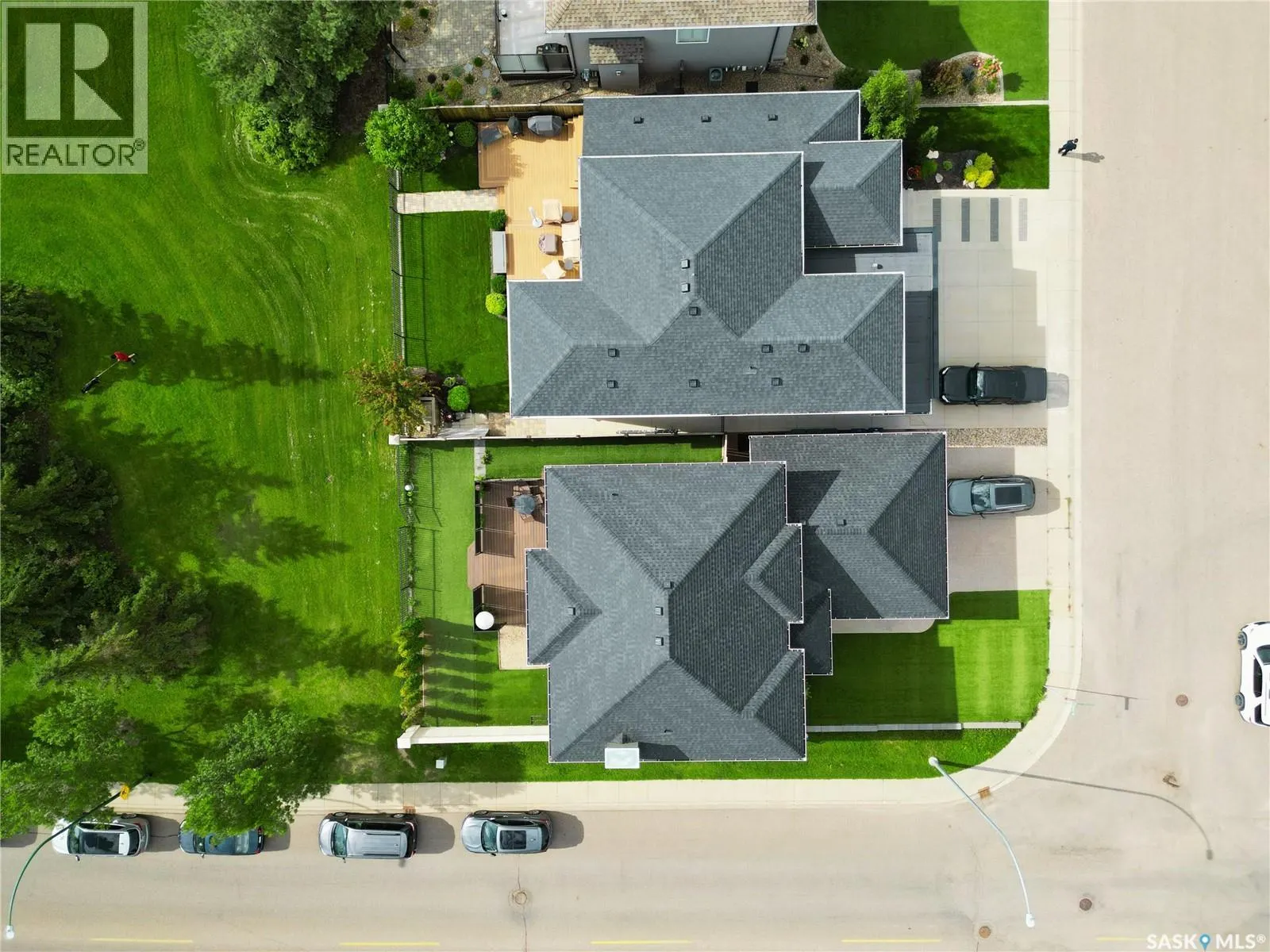 438 Horlick MANOR