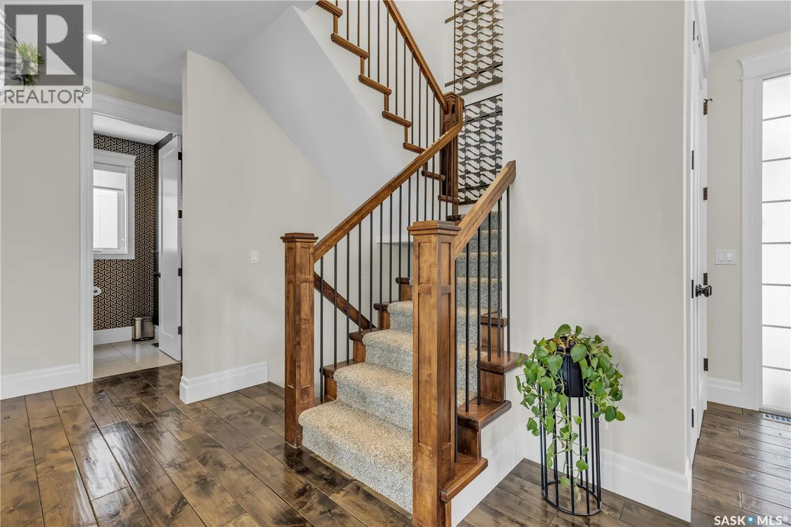 438 Horlick MANOR