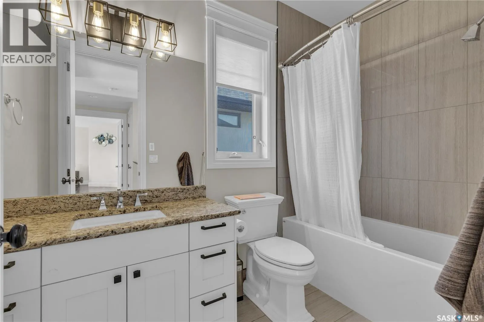 438 Horlick MANOR