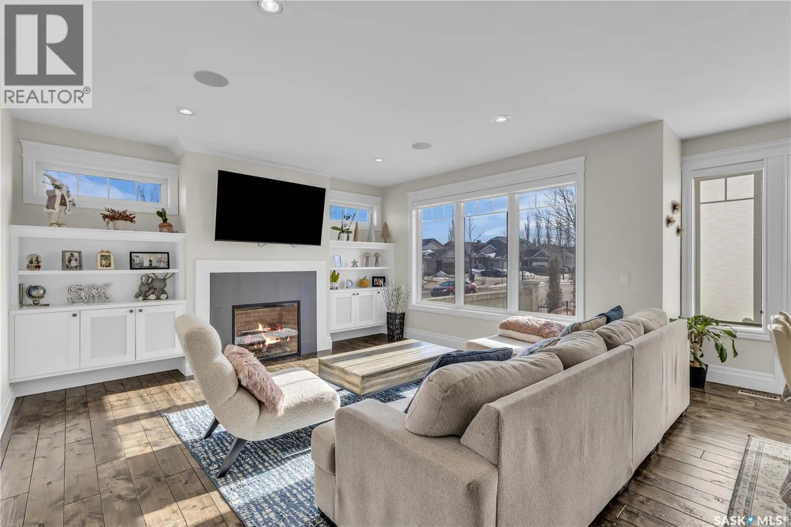 438 Horlick MANOR