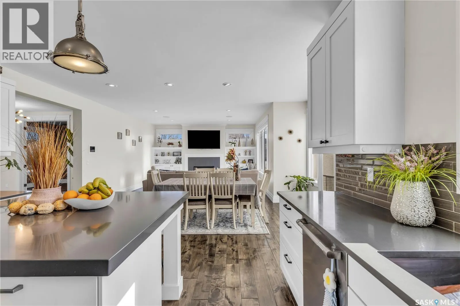438 Horlick MANOR