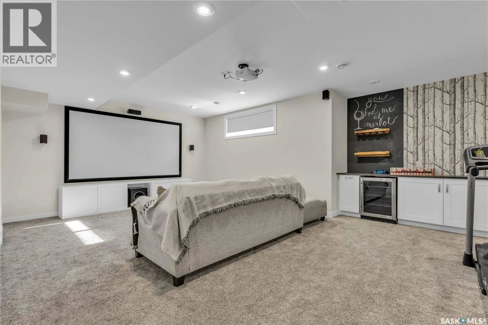 438 Horlick MANOR