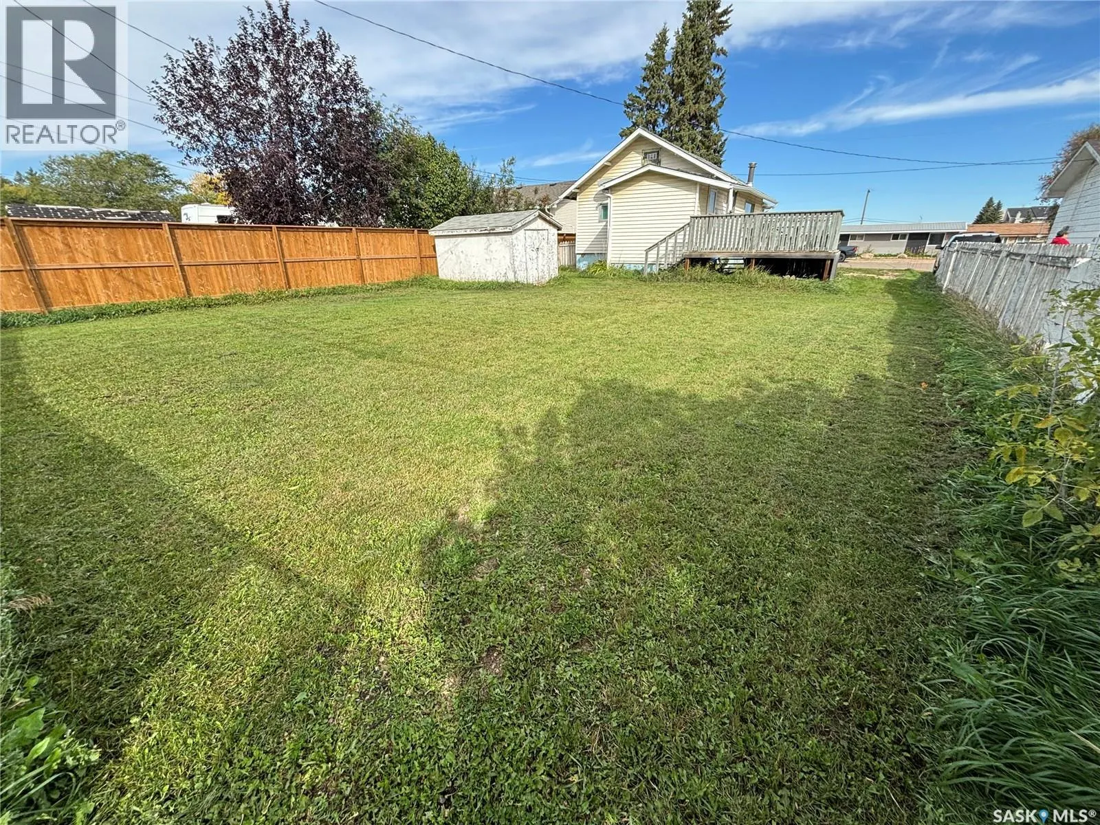 109 Burns AVENUE W