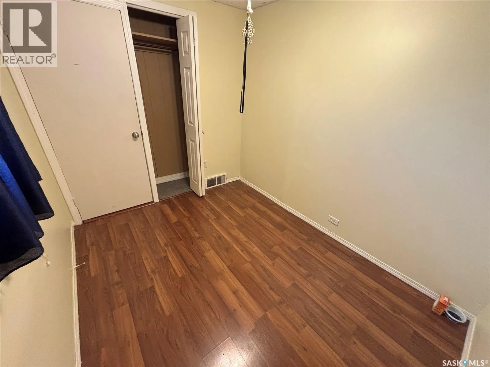 109 Burns AVENUE W