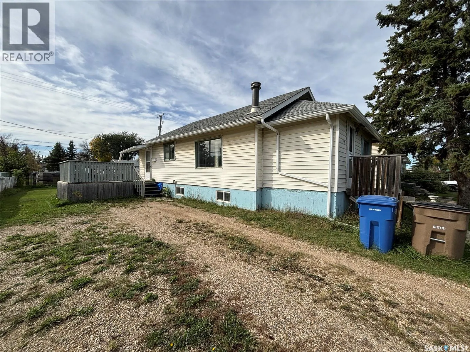 109 Burns AVENUE W