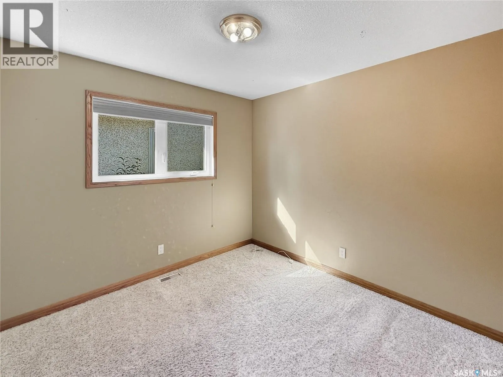 406 Curry CRESCENT