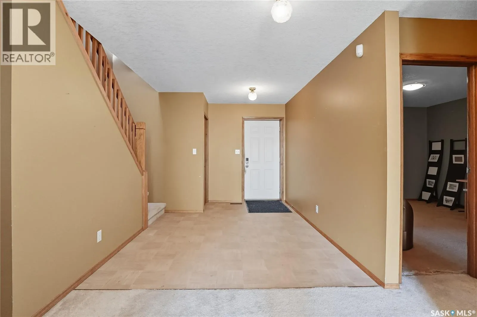 511 AE Adams CRESCENT