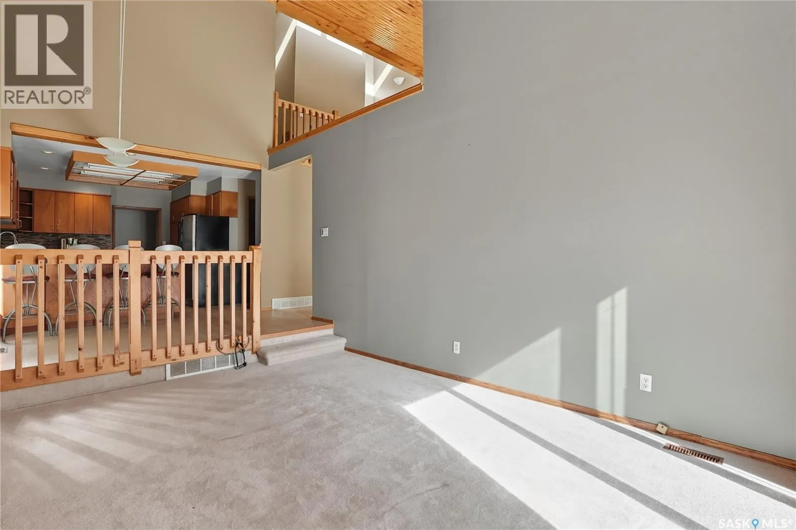 511 AE Adams CRESCENT