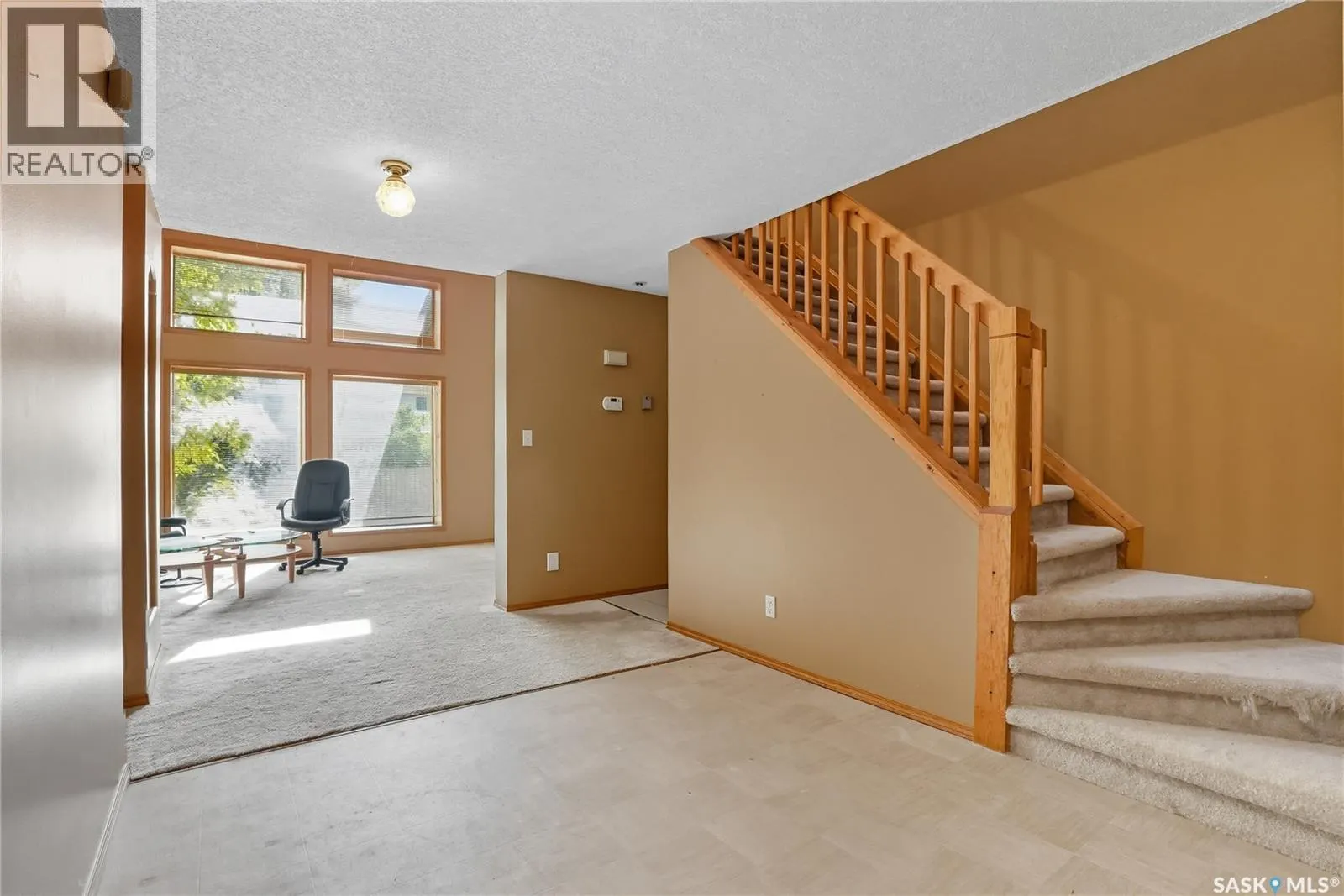 511 AE Adams CRESCENT