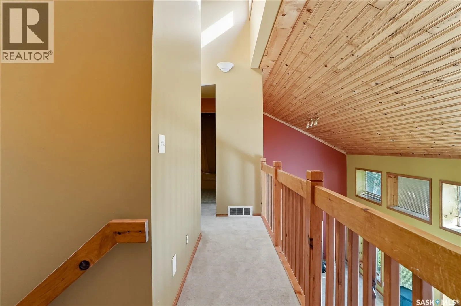 511 AE Adams CRESCENT