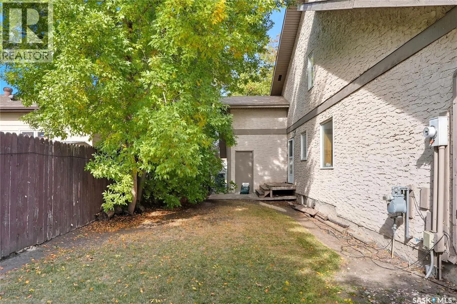 511 AE Adams CRESCENT