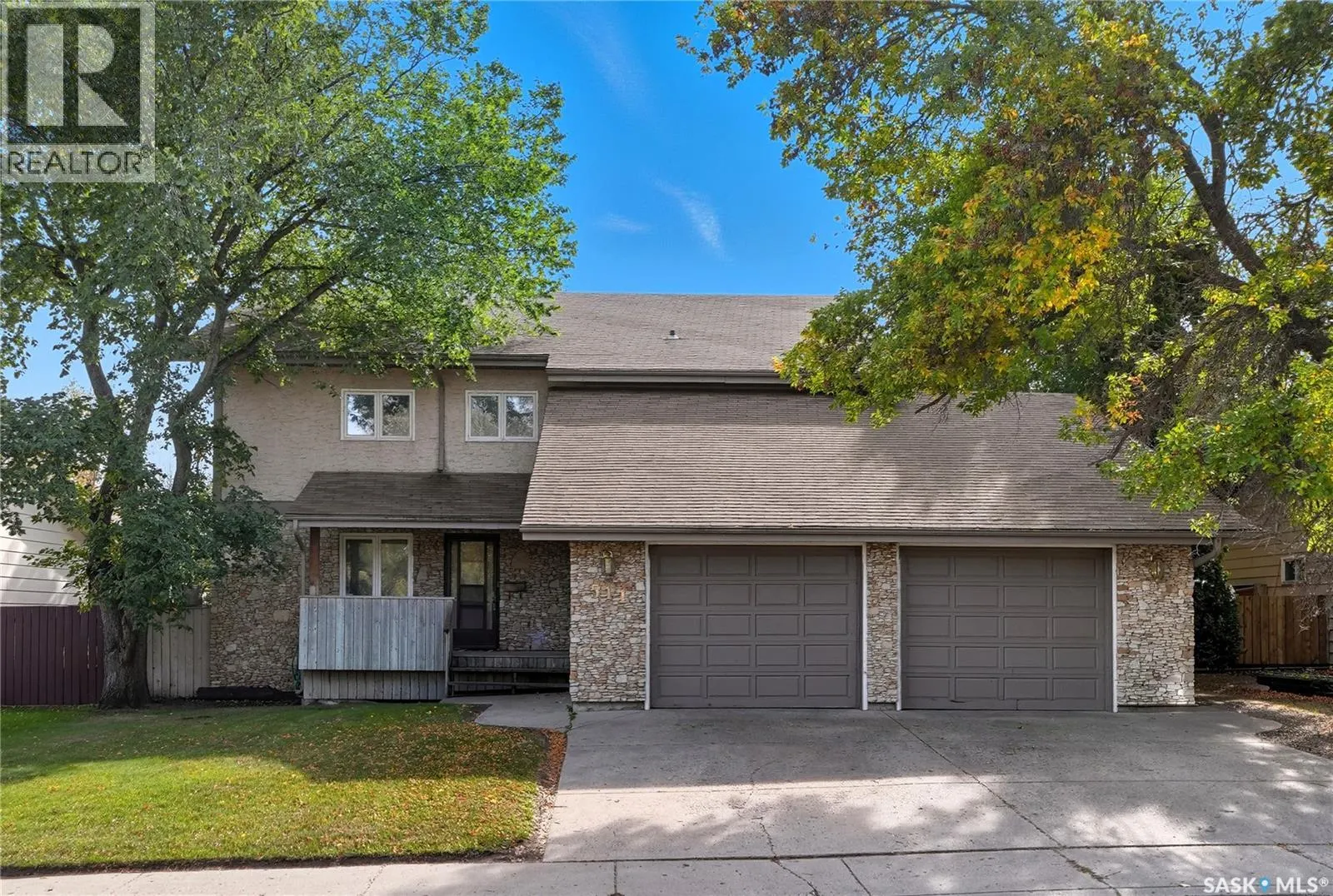 511 AE Adams CRESCENT