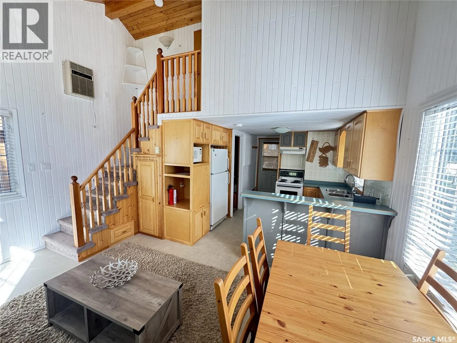 1530 Jay - Waskesiu Lake