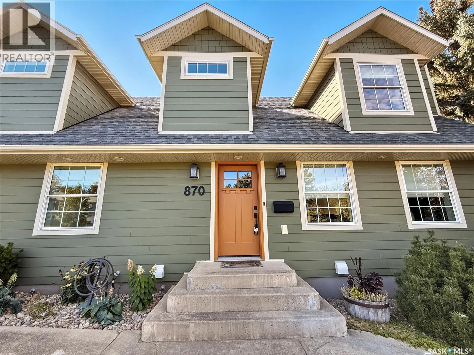 870 Field DRIVE