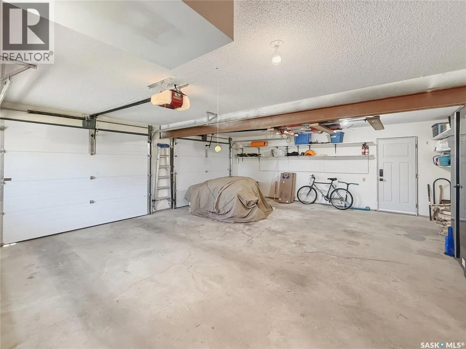 870 Field DRIVE