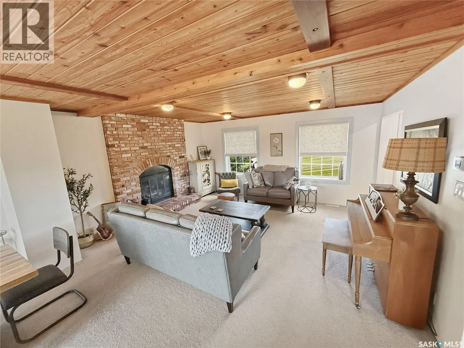 870 Field DRIVE