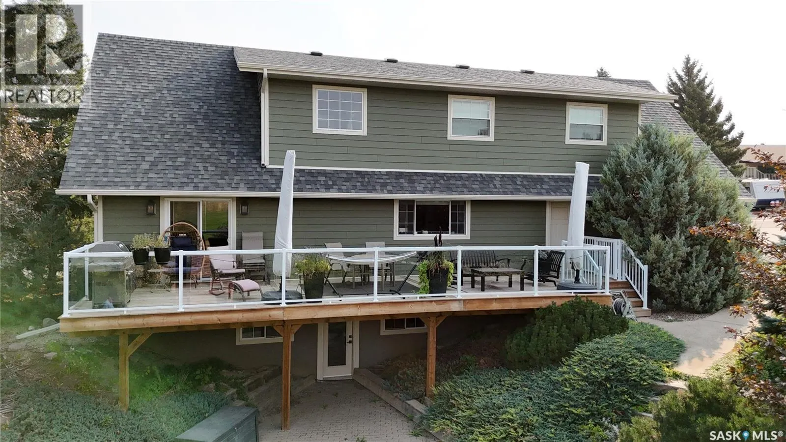 870 Field DRIVE