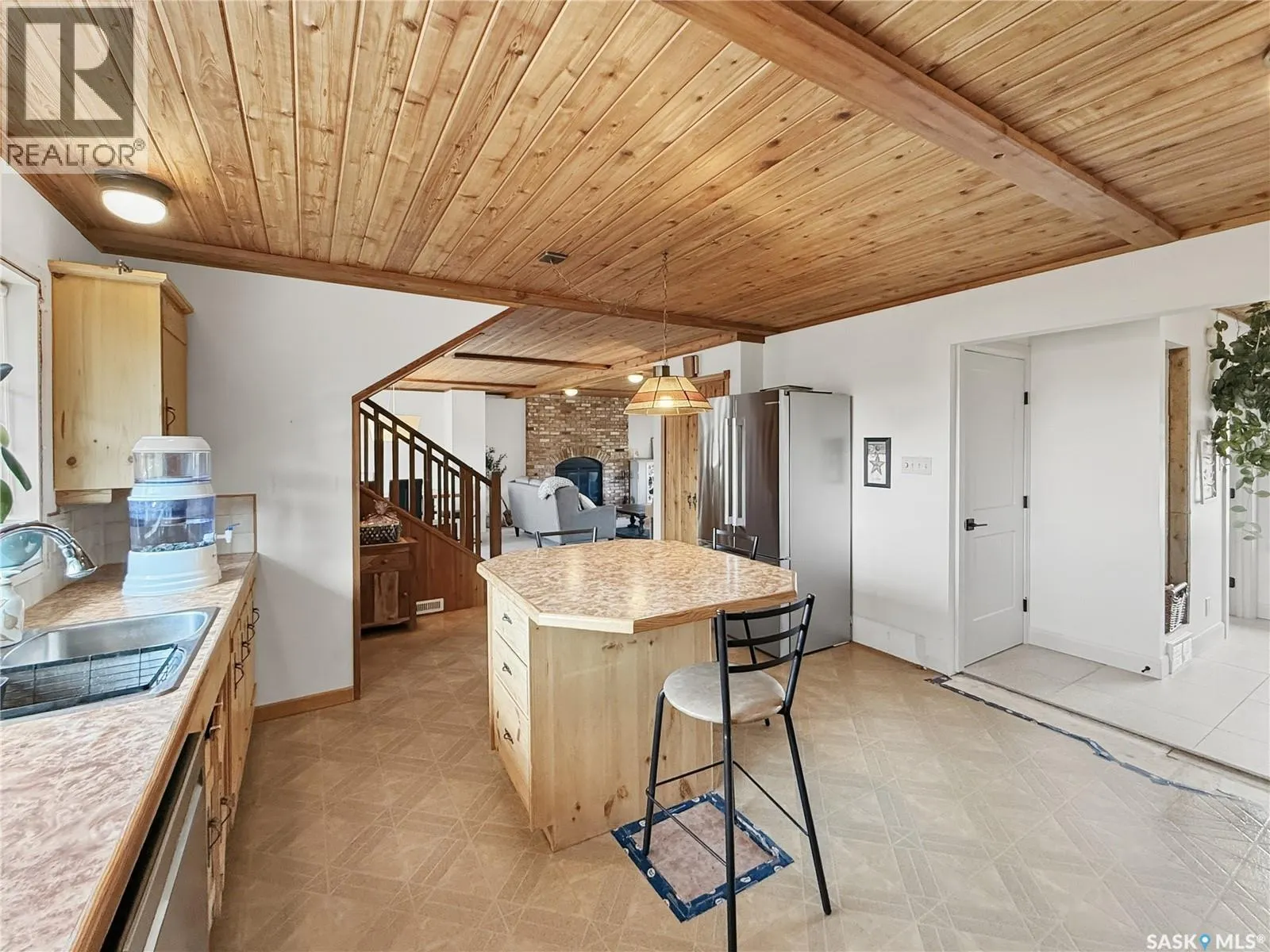 870 Field DRIVE