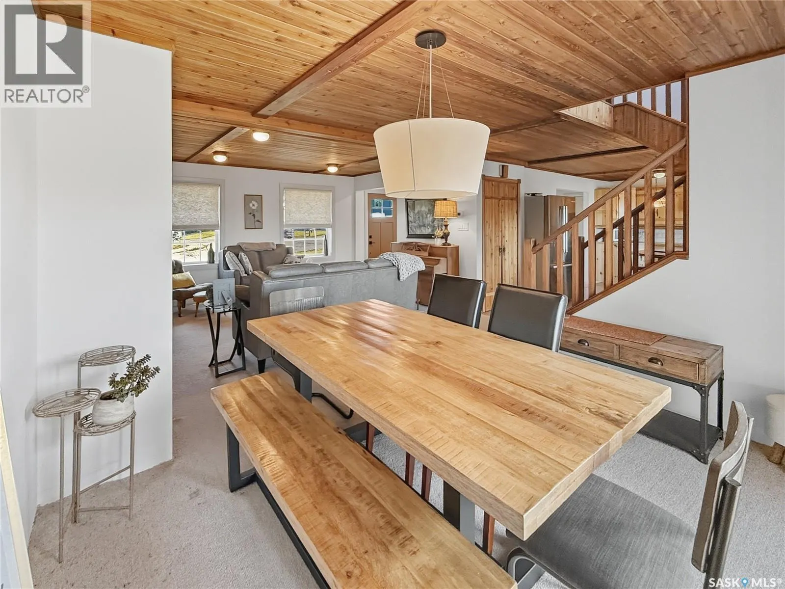 870 Field DRIVE