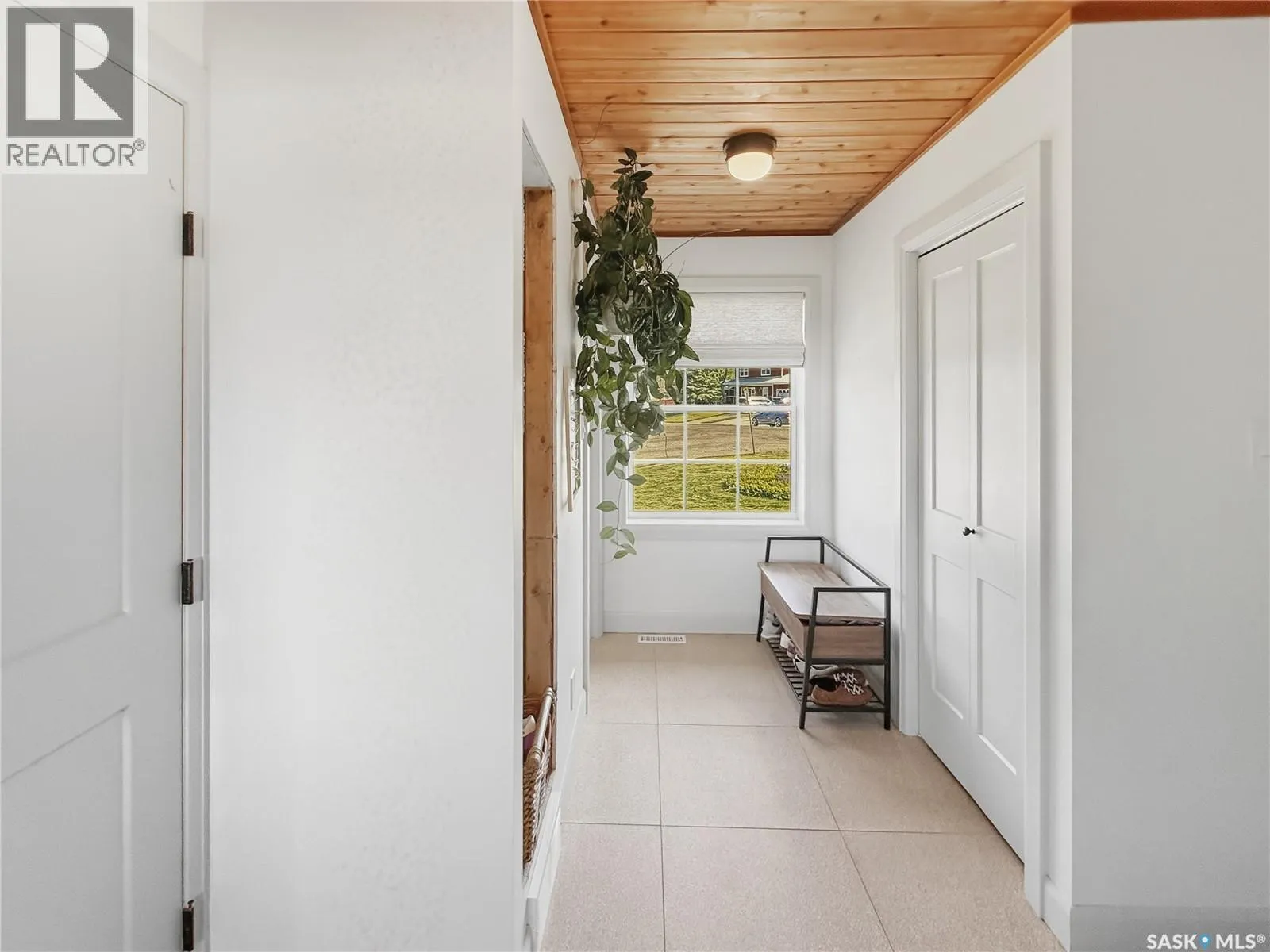 870 Field DRIVE