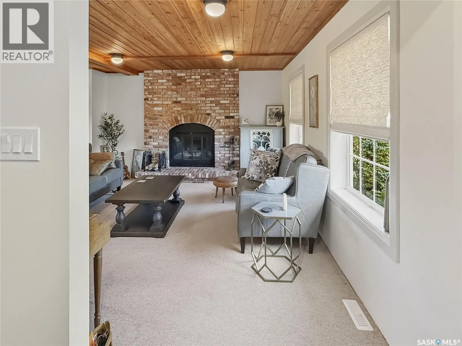 870 Field DRIVE