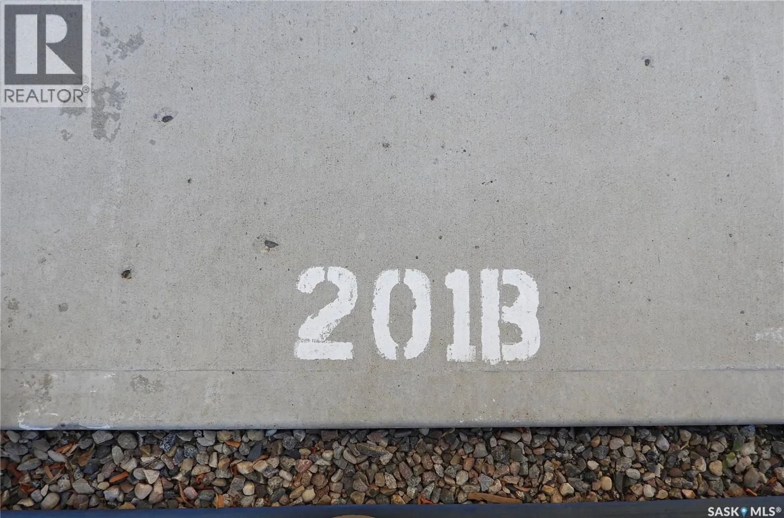 201B 213 Main STREET