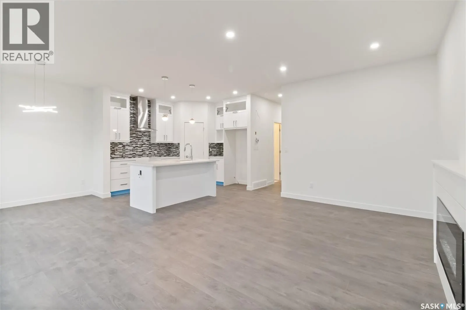 157 Antonini COURT