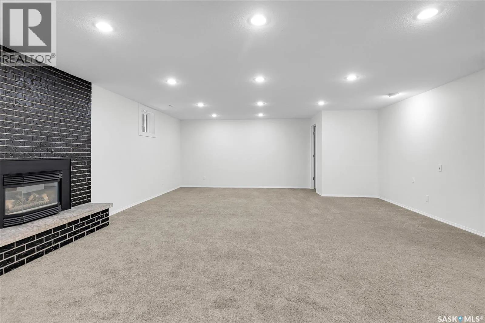 791 Lenore DRIVE