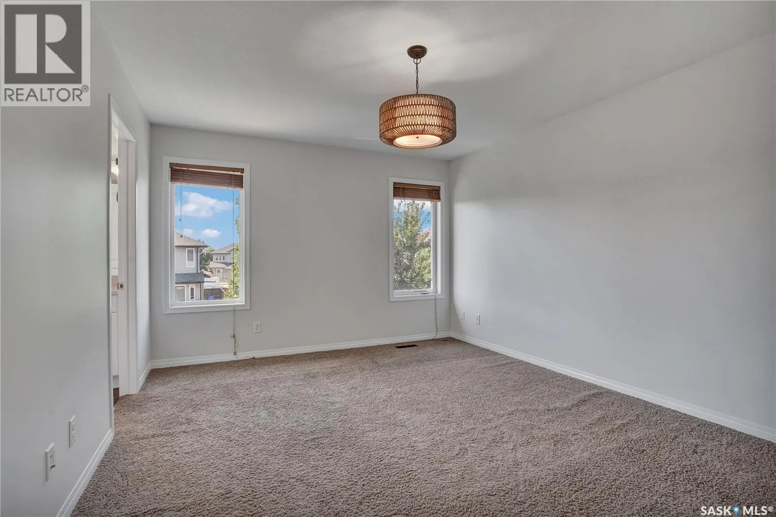 150 Ashworth CRESCENT