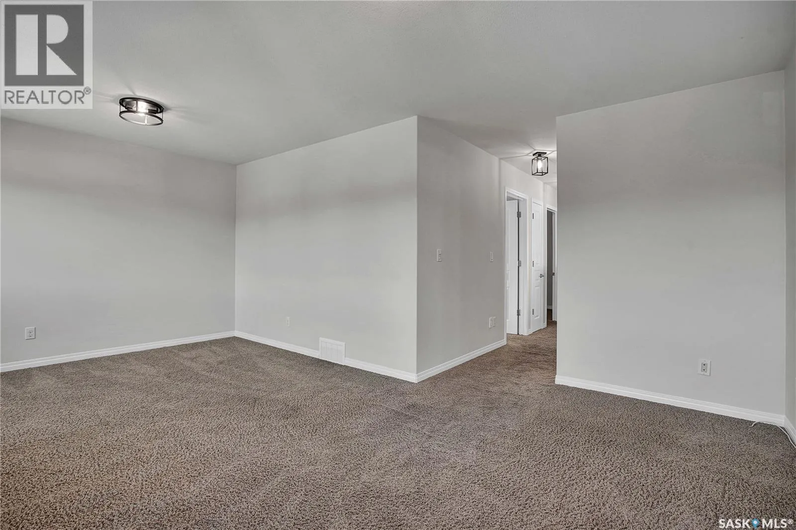 150 Ashworth CRESCENT